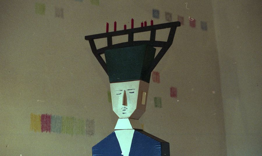 <p>2015<br />
Miner with Timber Frame<br />
on Top of Head</p>
